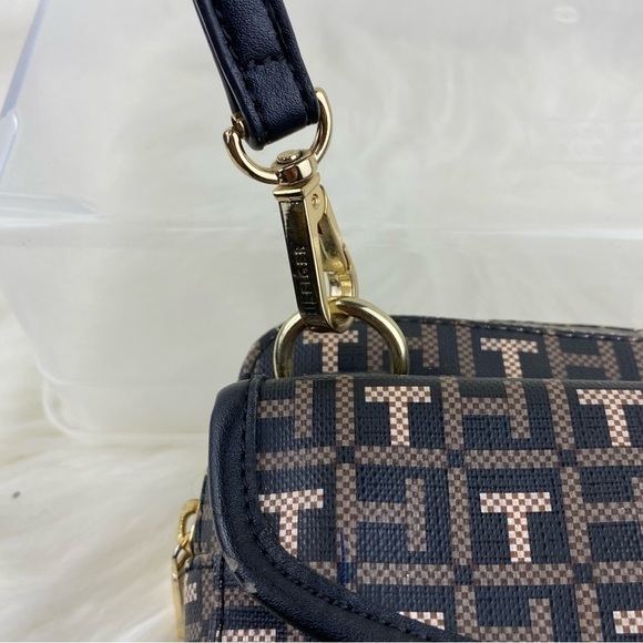 TOMMY HILFIGER CROSSBODY BAG - Picture 8 of 13